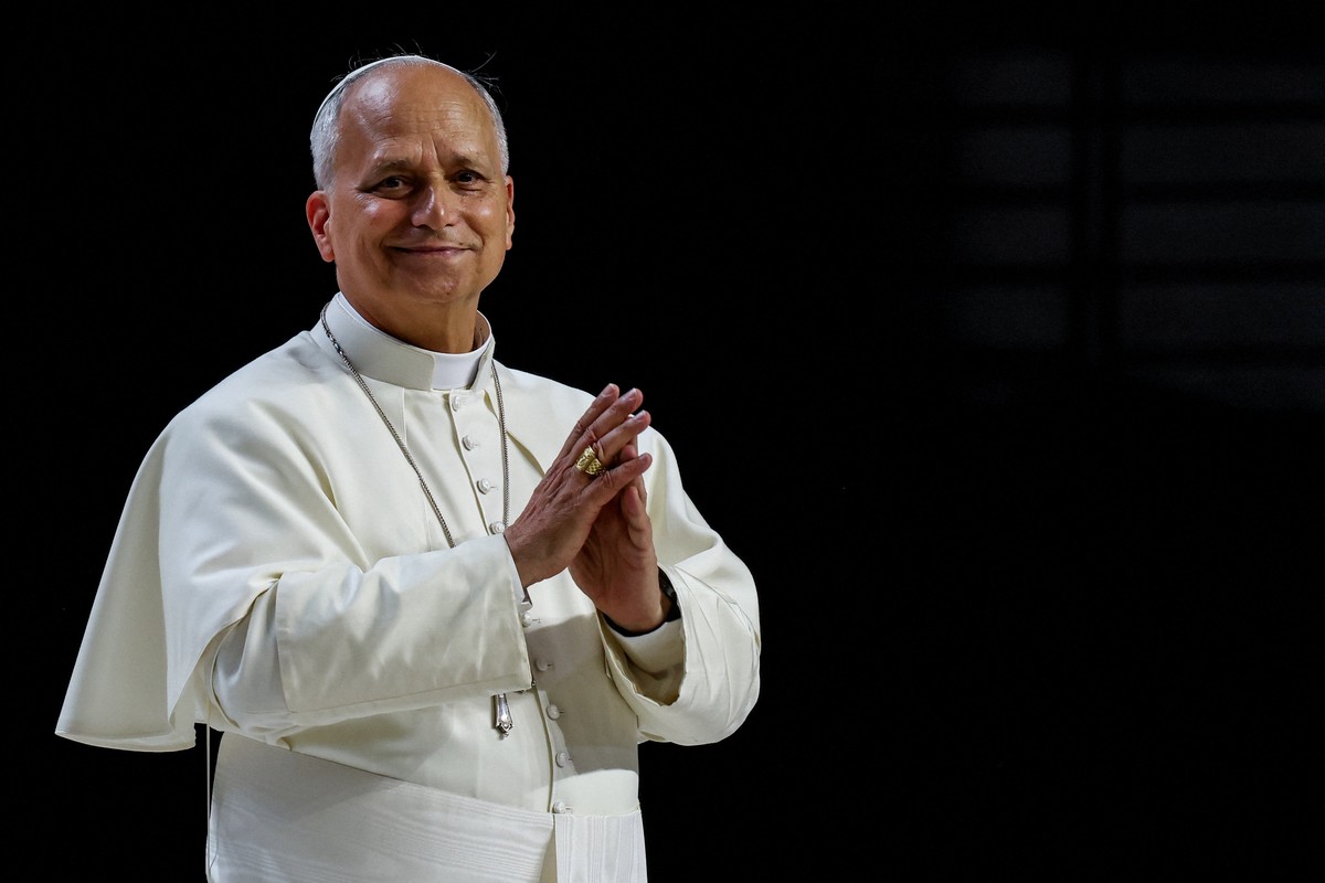 Papa Leão diz a 1,2 milhão de pessoas em Madri que Deus está com os pobres | Mundo