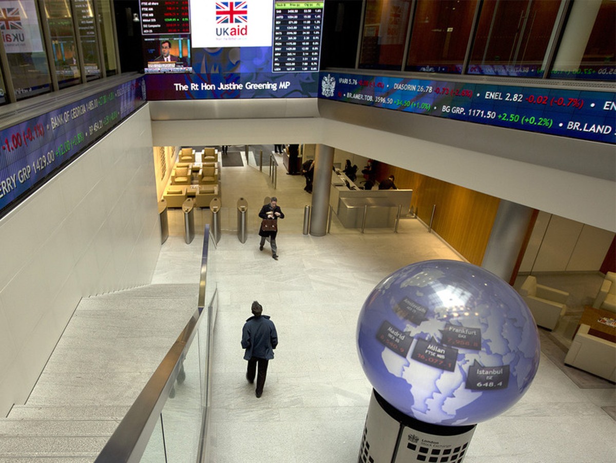 Bolsas europeias encerram em alta com alívio nos preços do petróleo | Finanças