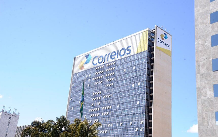 Correios corre risco se governo não cobrir custos operacionais, avalia TCU