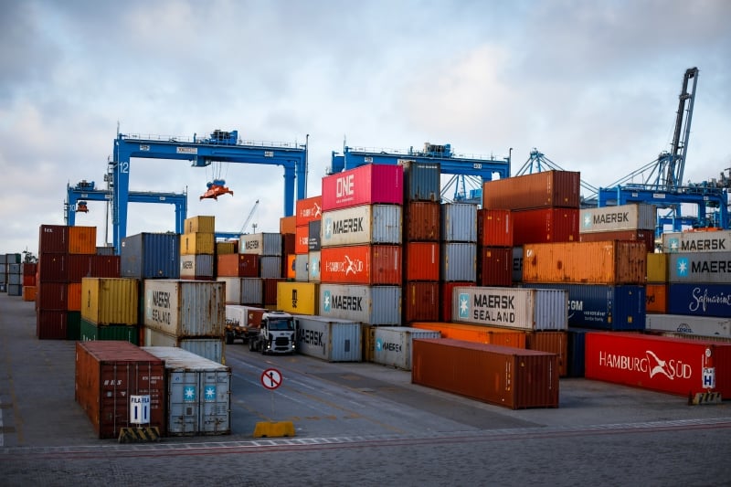 Tarifas dos EUA  impactam nos transportes