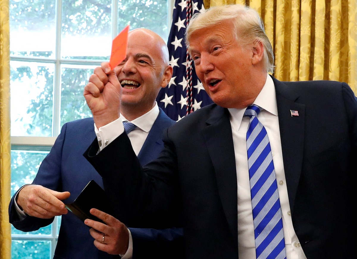 Trump confirma que pediu à Fifa para revisar expulsão de jogador dos EUA | Mundo