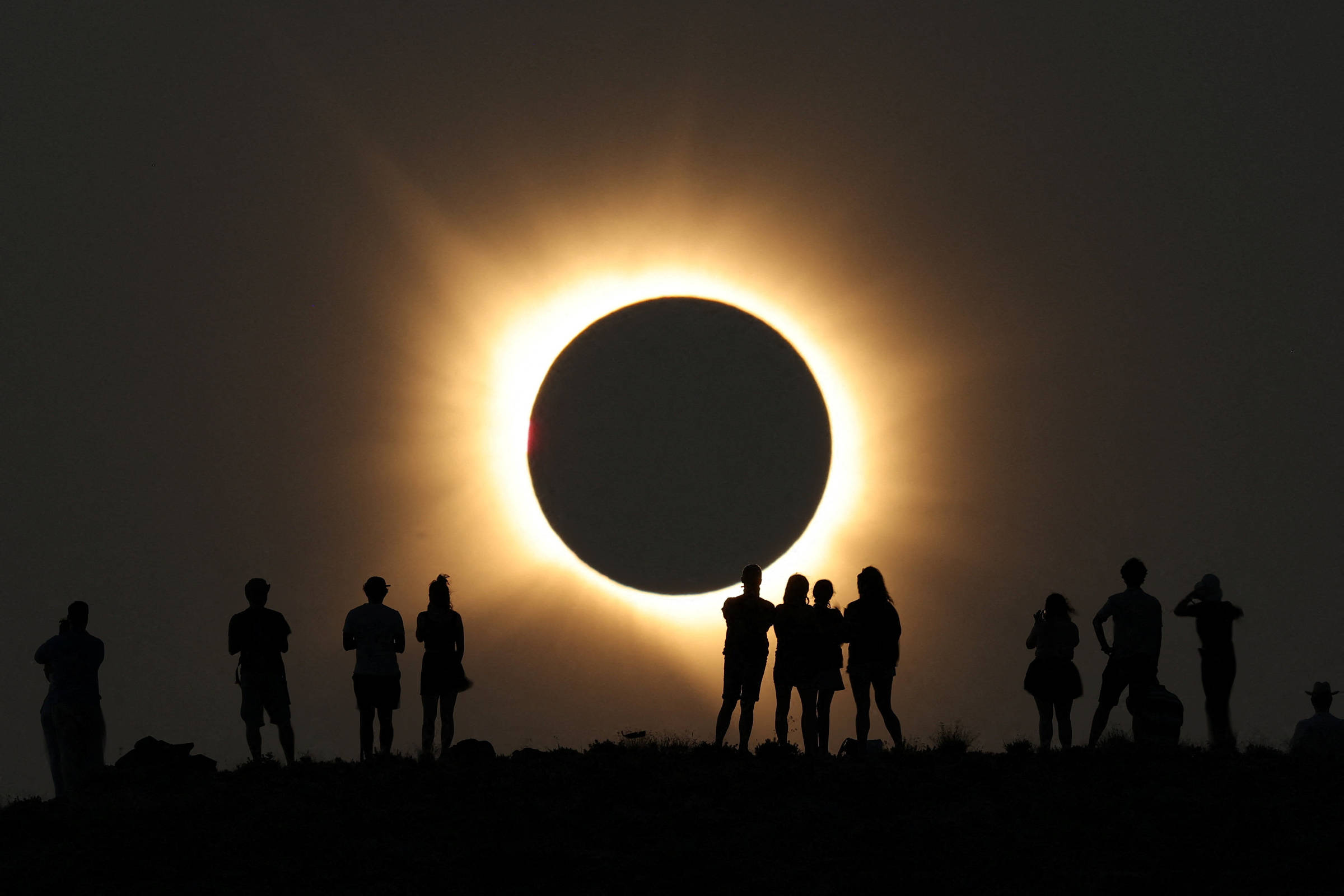 Veja fotos do eclipse solar desta quarta-feira (12) - 12/08/2026 - Ciência