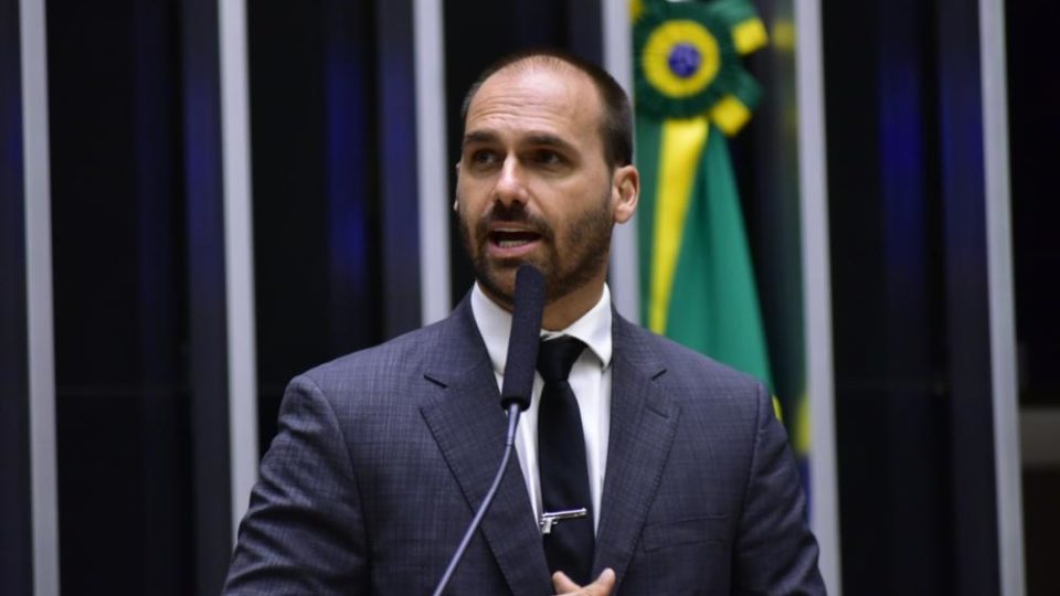 Eduardo Bolsonaro diz que ministros do STF podem sofrer sanções dos EUA se interferirem na eleição