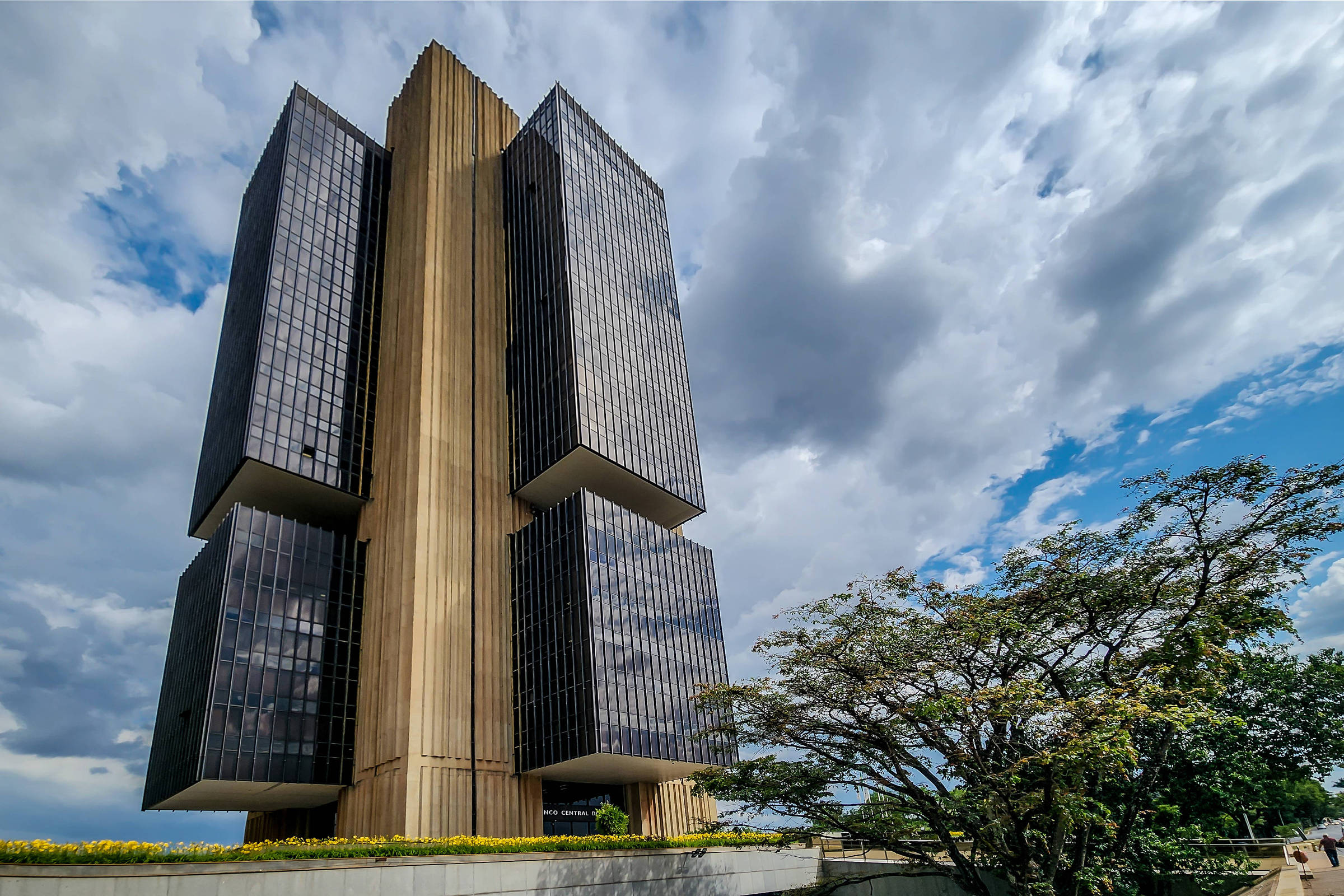 Governos regionais precisam contribuir com o ajuste fiscal - 03/09/2026 - Bráulio Borges