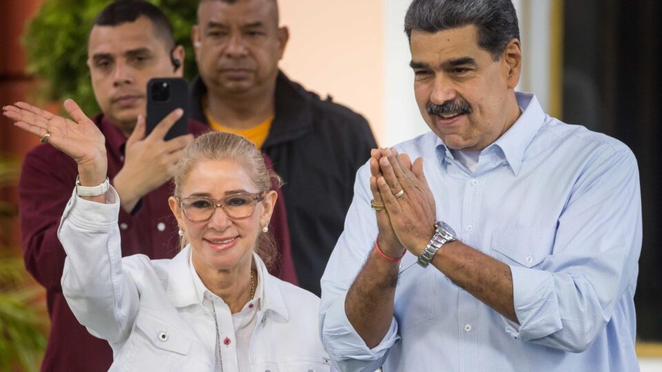 EUA preparam novas acusações contra Maduro por tortura de americanos