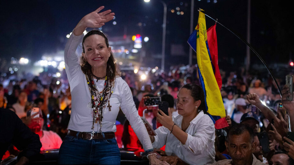Equipe de María Corina diz que ela voltou à Venezuela para pressionar por eleições